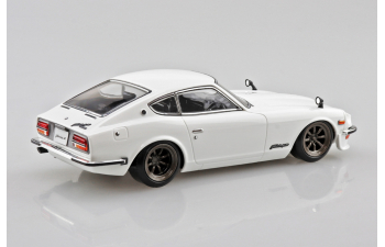Сборная модель Nissan S30 Fairlady Z Custom, white