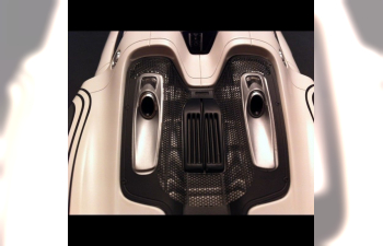 PORSCHE 918 Spyder Martini, white
