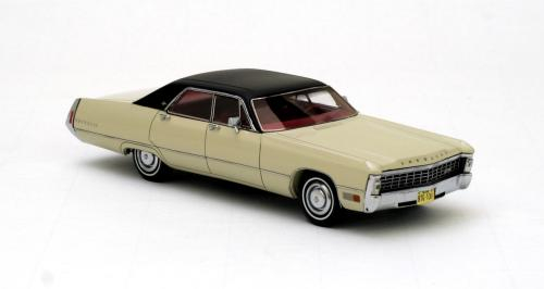CHRYSLER IMPERIAL 1971, White/Black