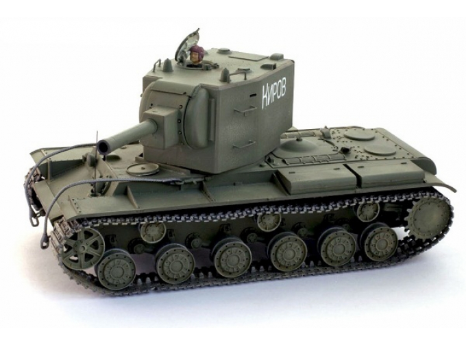 Сборная модель Советский тяжелый танк КВ-2, с одной фигурой танкиста. Ограниченный выпуск!!!