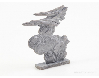 Фигурка первый удар