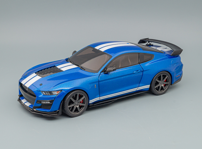 FORD SHELBY GT 500 blue metallic