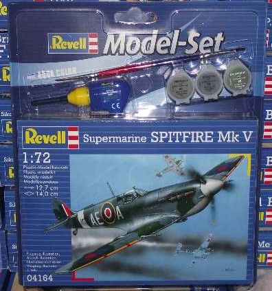 Сборная модель Британский истребитель Supermarine Spitfire MK.V (Подарочный набор)