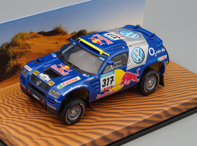 VOLKSWAGEN Race Touareg Red Bull N 317 Rally Paris-Dakar 2005 Gordon - Zitzewitz #317, blue