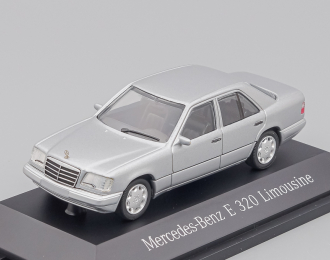 MERCEDES-BENZ E320 Saloon, silver