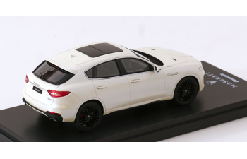 MASERATI Levante (2016), white metallic