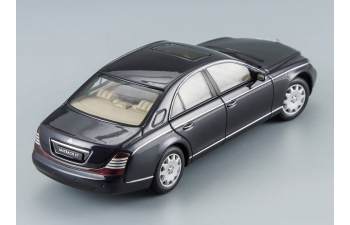 MAYBACH 57 SWB (2003), caspian black/caspian black chromaflair