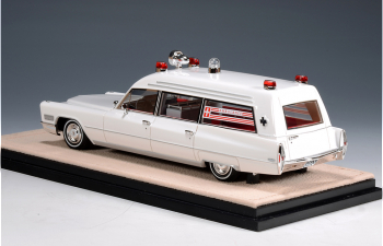 CADILLAC Miller-Meteor Ambulance (1968), White