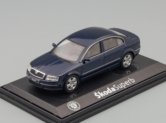 SKODA Superb (2005), deep sea blue metallic