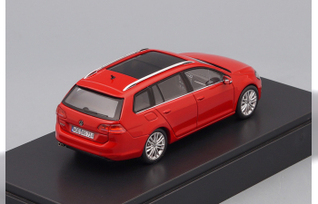 VOLKSWAGEN Golf VII Variant - red