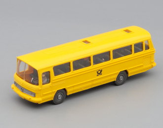MERCEDES-BENZ Bus, yellow