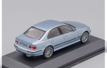 BMW 5-series M5 5.0l V8 32v (e39) (2003), light blue