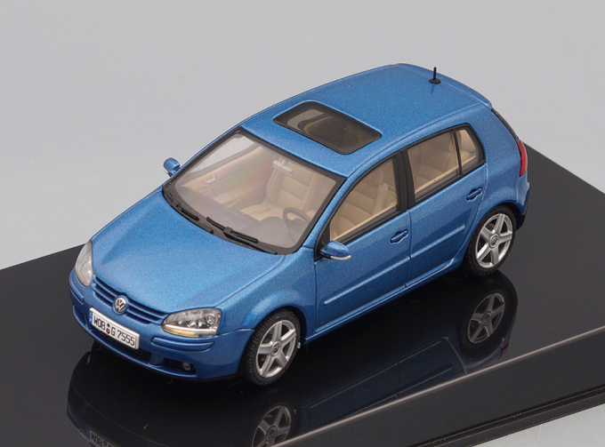 VOLKSWAGEN Golf V (2003), coastal blue metallic