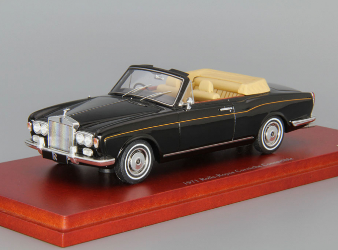 ROLLS-ROYCE Corniche Convertible 1971, black