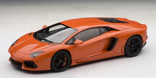 LAMBORGHINI AVENTADOR LP700-4 2011, METALLIC ORANGE
