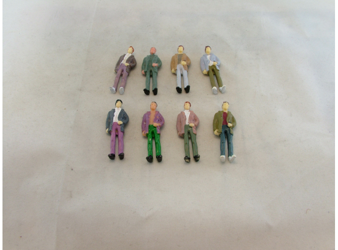 Фигурка Мужчина в куртке (окрашен), пластик