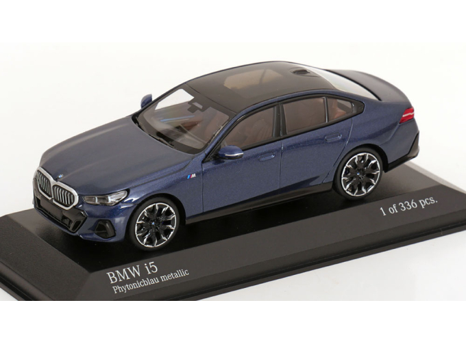 BMW i5 G60 Saloon (2024), blue metallic
