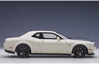 Dodge Challenger Demon SRT белый с черным