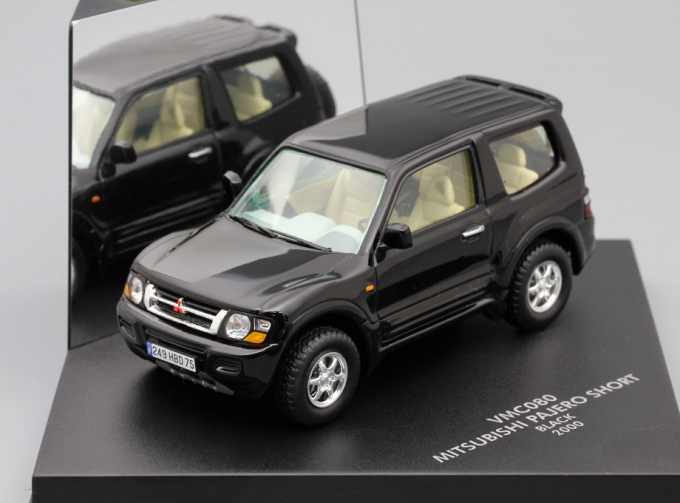 MITSUBISHI Pajero Short 2000, black