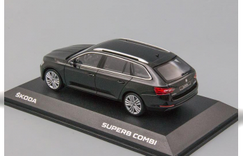 SKODA Superb Combi III Black Magic