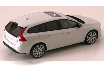 VOLVO V60 T6 AWD Polestar (2016), white metallic