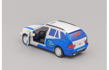 BMW X6, white / blue