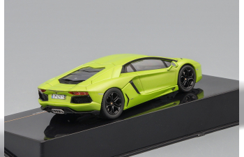 LAMBORGHINI Aventador (2012), green metallic