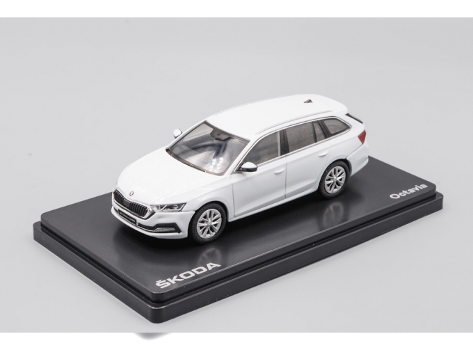 SKODA Octavia IV Combi (2020), Moon White Metallic