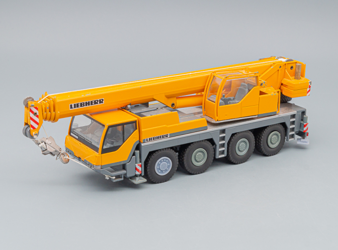 LIEBHERR LTM1060/2 Mobile Crane