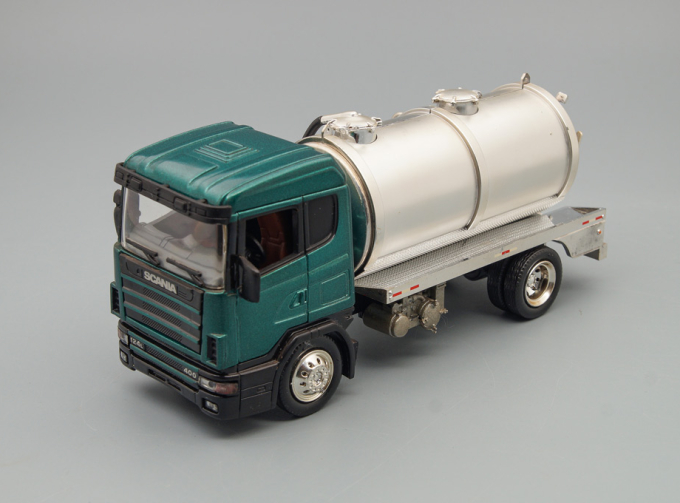 SCANIA R124/400 цистерна, зеленый