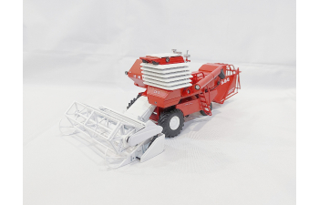 Сборная модель зерноуборочного комбайна СК-5М-1 "НИВА"