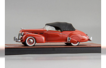 Cadillac Series 62 Victoria Cabriolet closed 1940 (red)