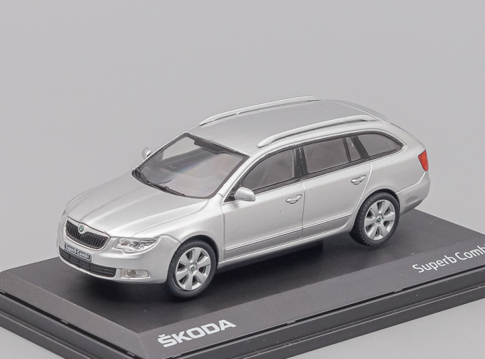 SKODA SuperB Combi II (2008), silver