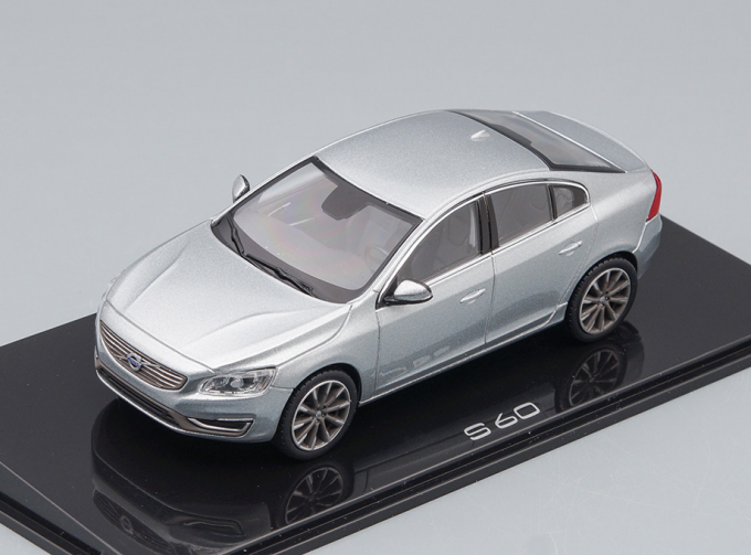 VOLVO S60, electric silver