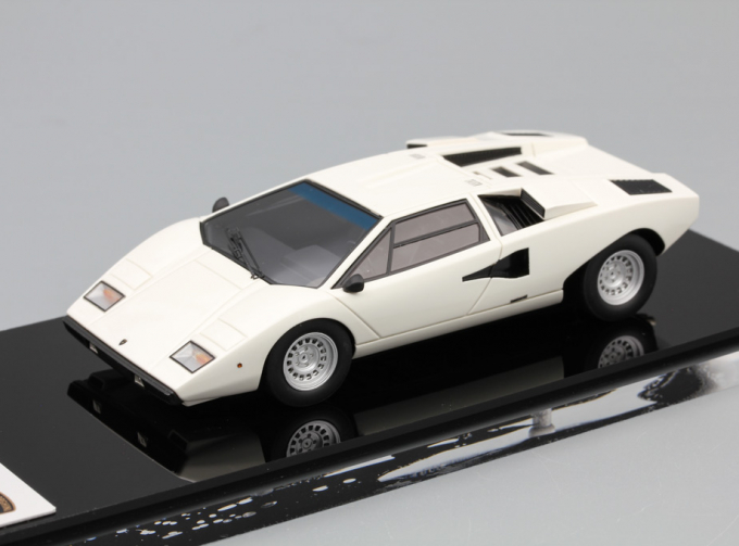 Lamborghini Countach LP400 1974 white