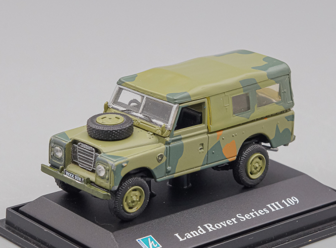 LAND ROVER Serie III 109, green