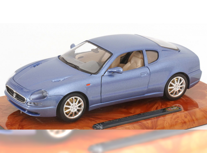 MASERATI 3200 GT (1998), light blue-metallic