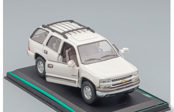 CHEVROLET Tahoe, white