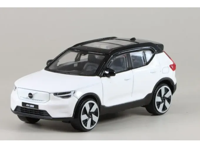 VOLVO EX40 (2026), white / black