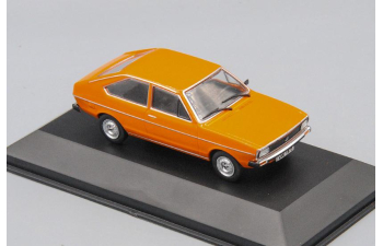 VOLKSWAGEN Passat B1 (1975), orange