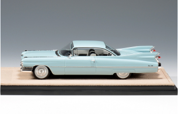 CADILLAC Coupe Deville (1959), Breton Blue