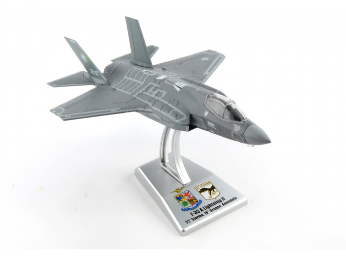 F-35A LIGHTNING II 1:100 sc. 32° Stormo, Amendola AB, AM