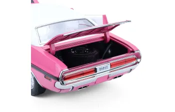 DODGE Challenger R/T Hardtop 440 Six Pack (1970) Panther Pink/Black/White