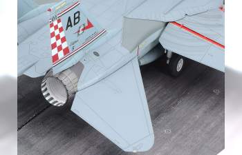 Сборная модель Grumman F-14A Tomcat (Late Model) Carrier Launch Set