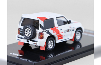 MITSUBISHI Pajero Evolution Ralliart, white