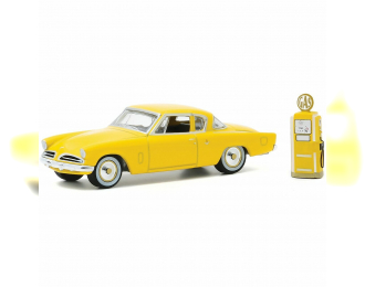 STUDEBAKER Commander with Vintage Gas Pump 1953