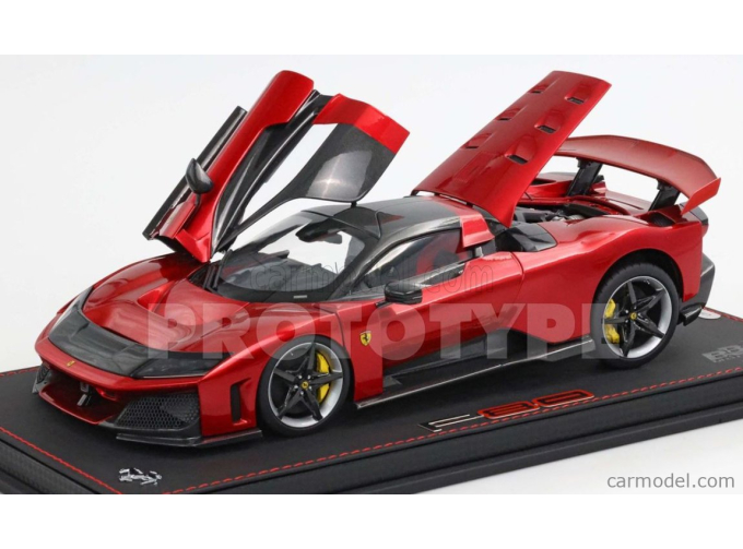 FERRARI F80 2024 - CARBON SILVER RIMS - CON VETRINA - WITH SHOWCASE