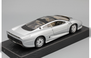 JAGUAR XJ220 (1992), silver