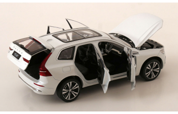 VOLVO XC60 Recharge (2022), white metallic