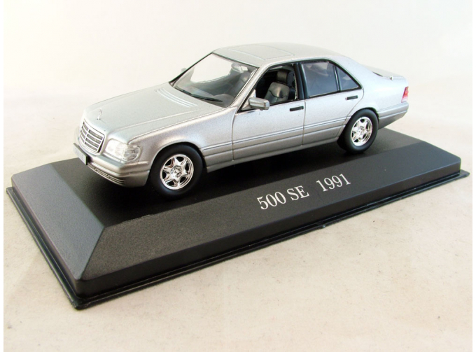 MERCEDES-BENZ 500 SE (1991), Mercedes-Benz Offizielle Modell-Sammlung 55, silver